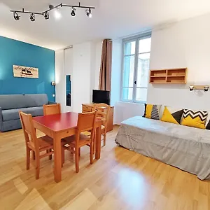 Appartement Frimousse, Studio, Wifi, Centre Luchon, Casier A Skis, Ascenseur, 4 Personnes, Bagnères-de-Luchon