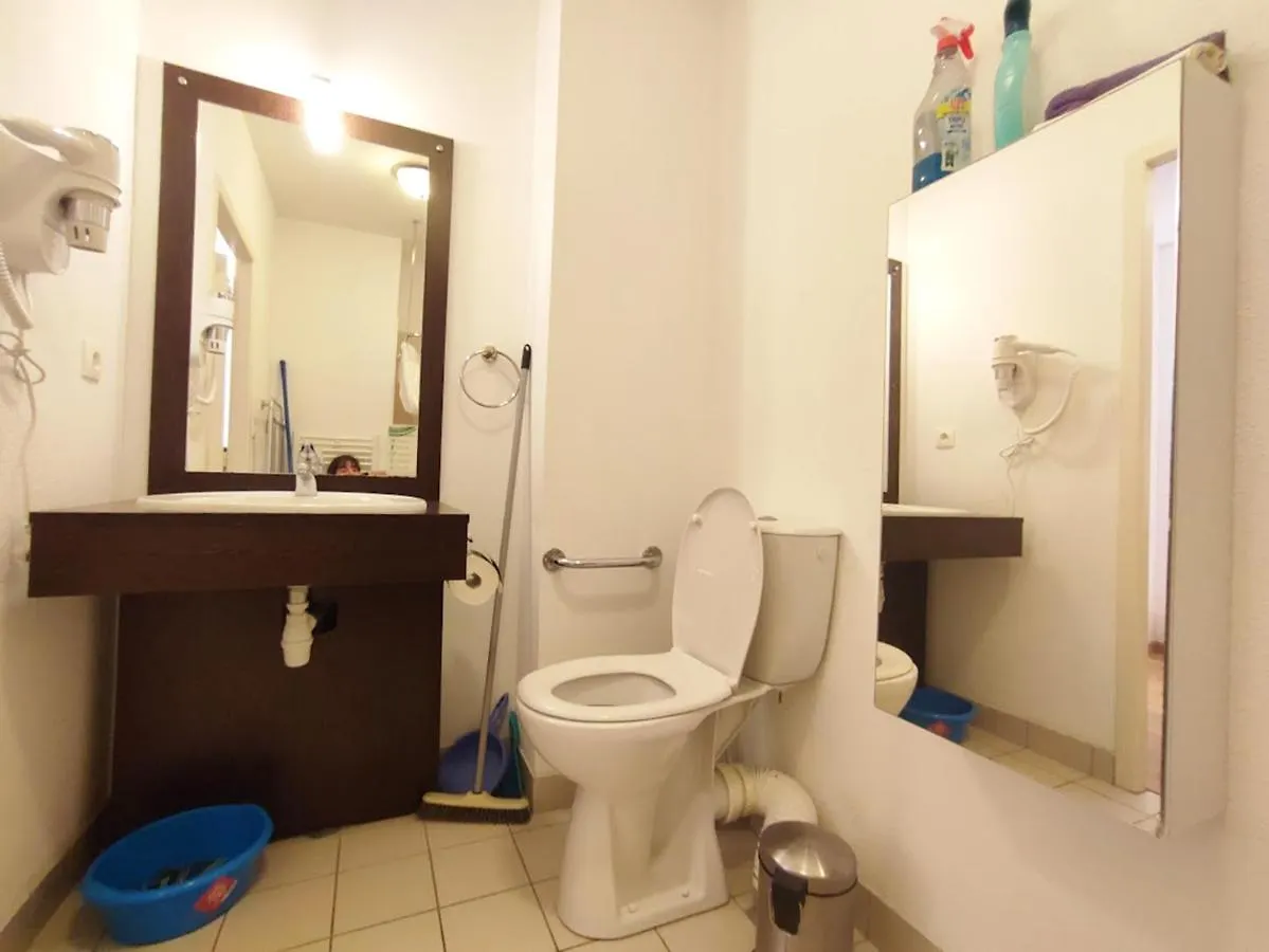 Apartment Pat 83, T2, Centre Luchon, Wifi, Casier A Skis, 4 Personnes Bagneres-de-Luchon
